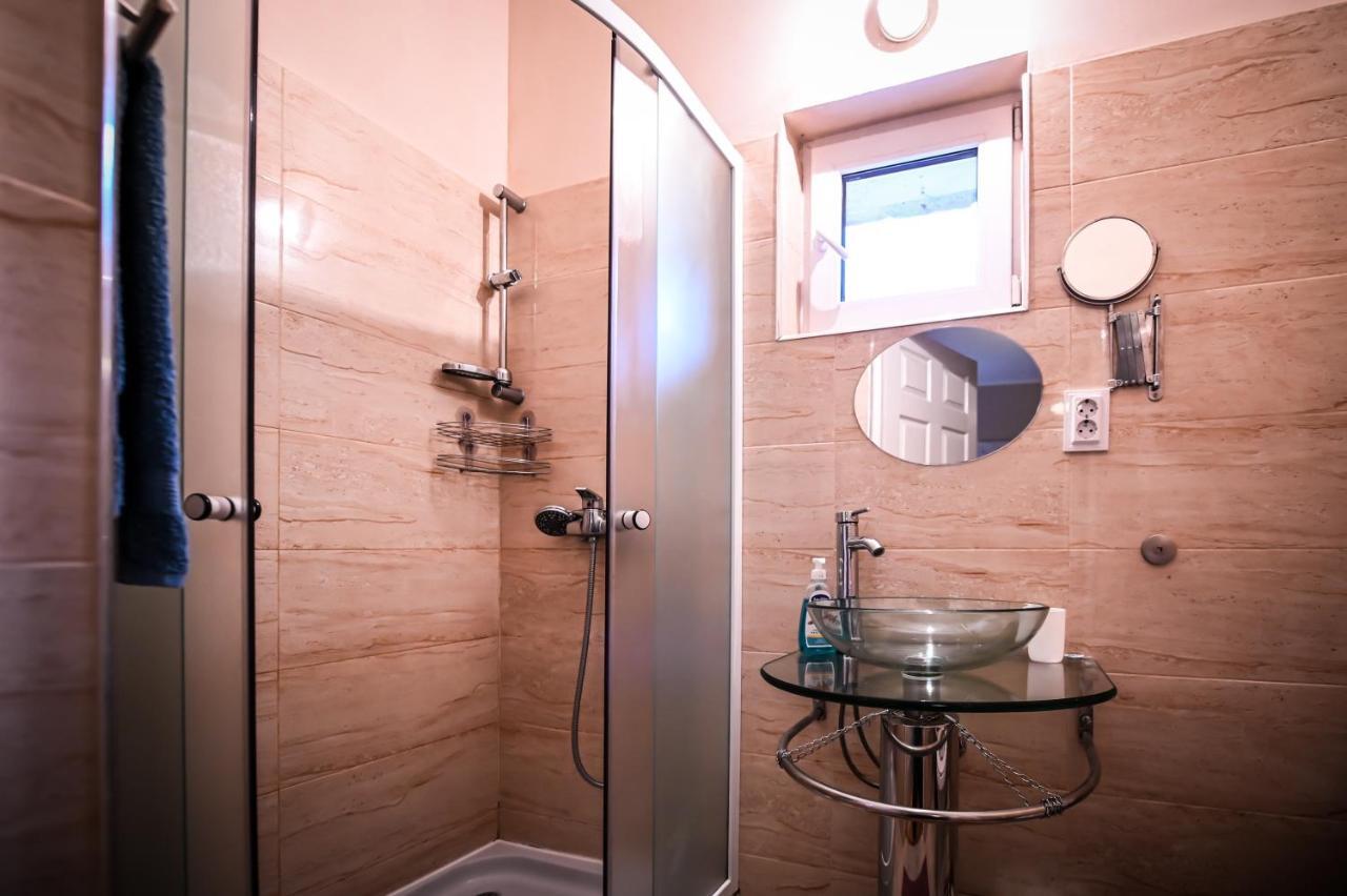 Jules' Sunny, Spacious And Central Apartment Sibiu Exterior photo